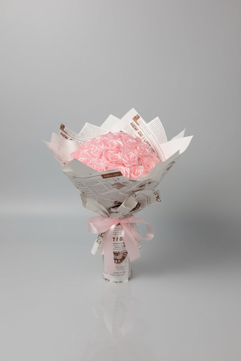 Buchet 33 trandafiri din satin roz “retro pink”