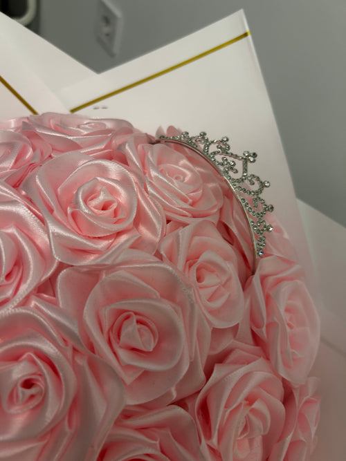 Buchet 35 trandafiri satin roz “regal pink”